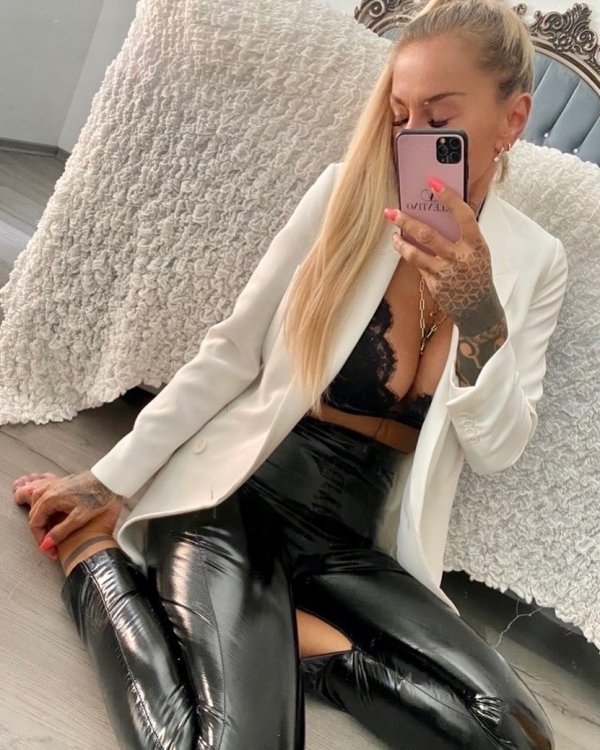 girlsinlatexleather3_046