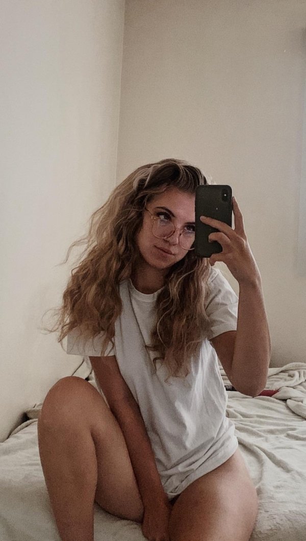 girlswithglasses5_018