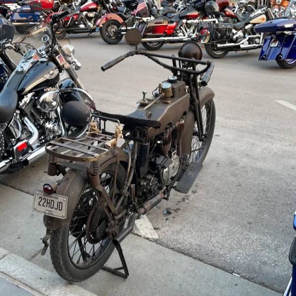 sturgisbikers2021_010