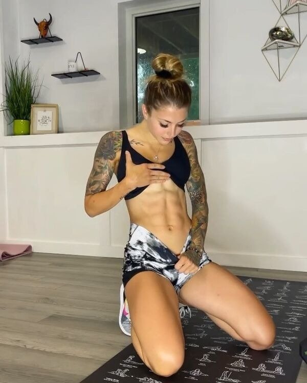 tattoogirls11_017