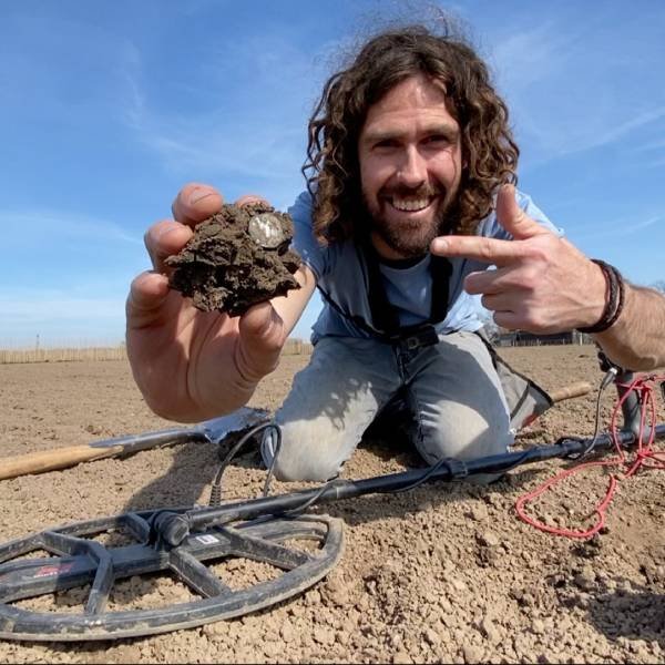 treasurehunterleewebber_001