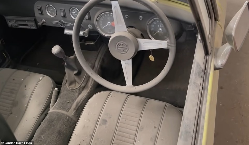 classiccarauction174_012