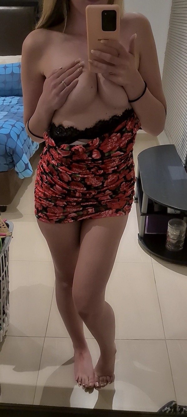 braless23_056