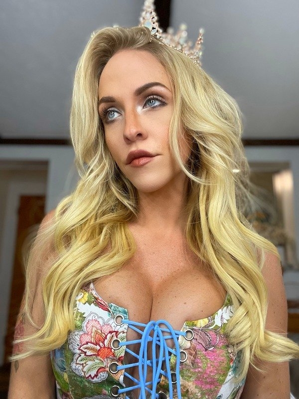busty42_054