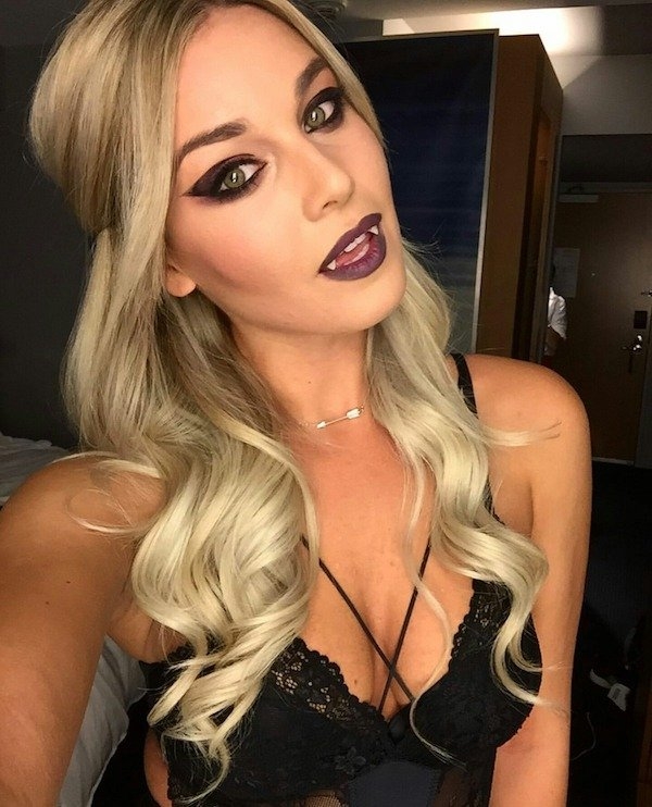 sexyhalloweencostumes3_016