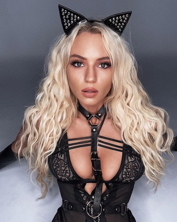 sexyhalloweencostumes3_019