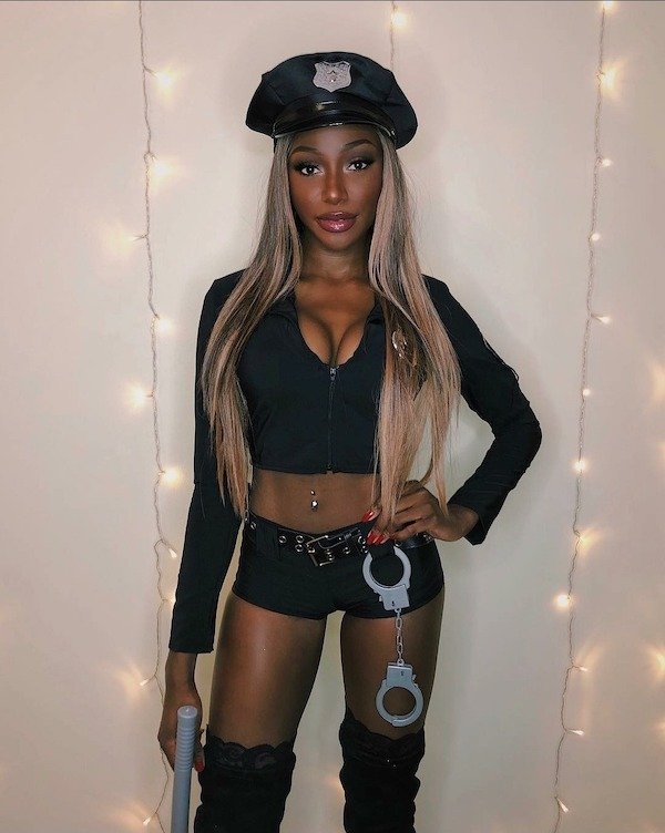 sexyhalloweencostumes3_027