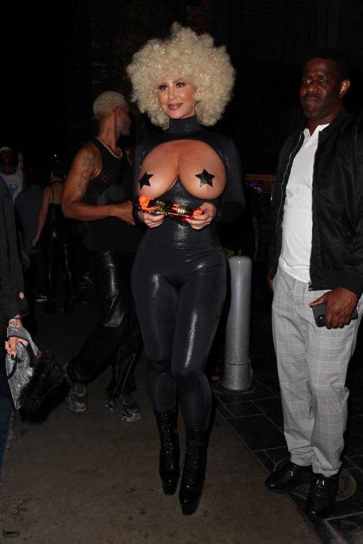amberrosesexyoutfit_009