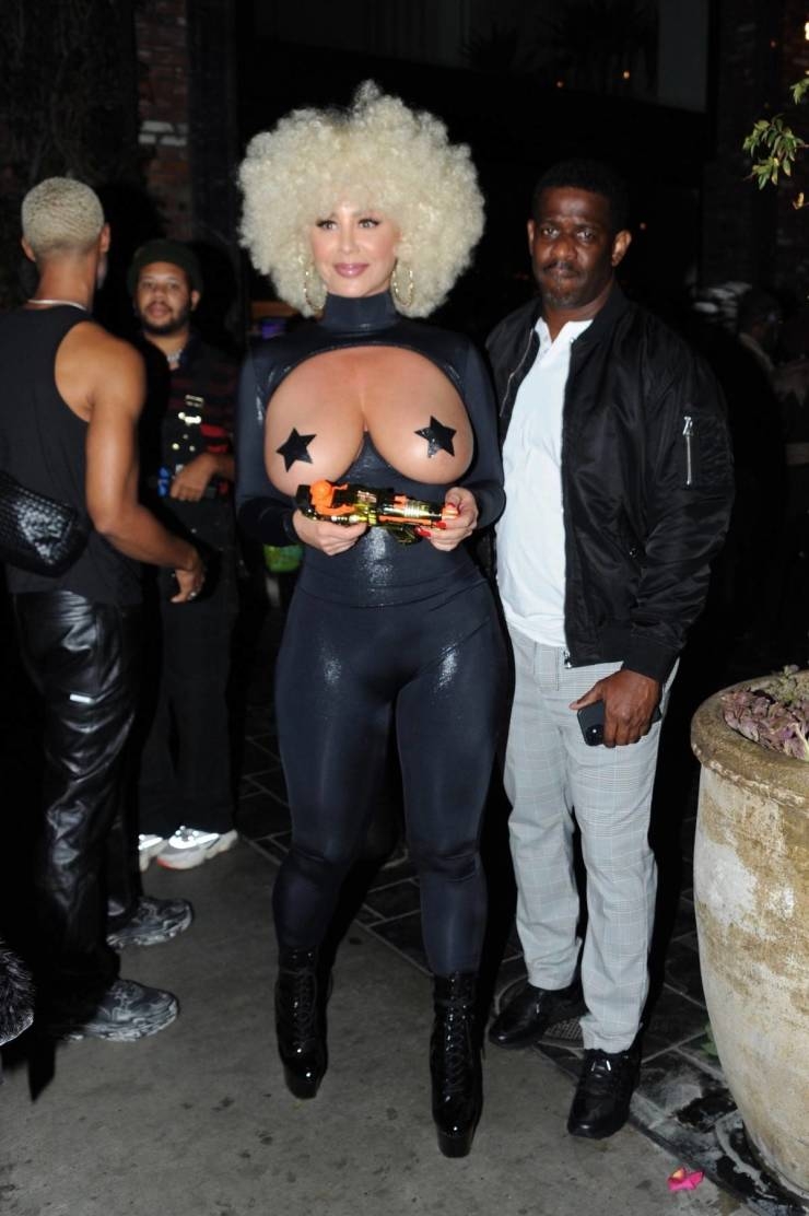 amberrosesexyoutfit_019