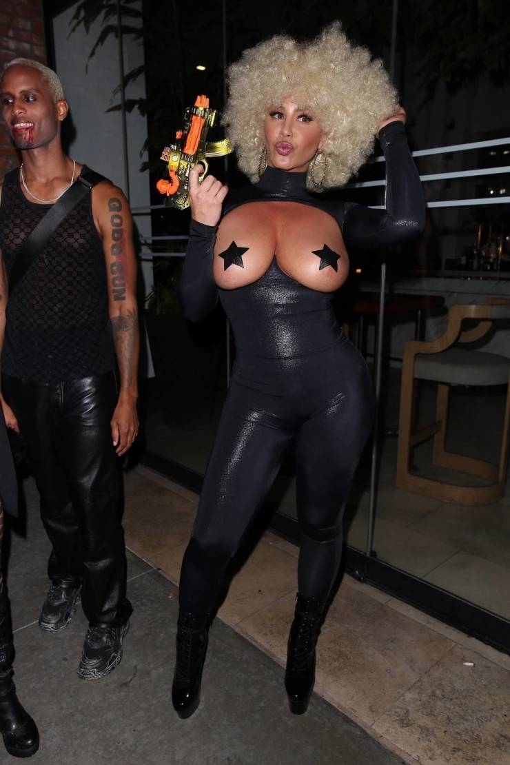 amberrosesexyoutfit_024