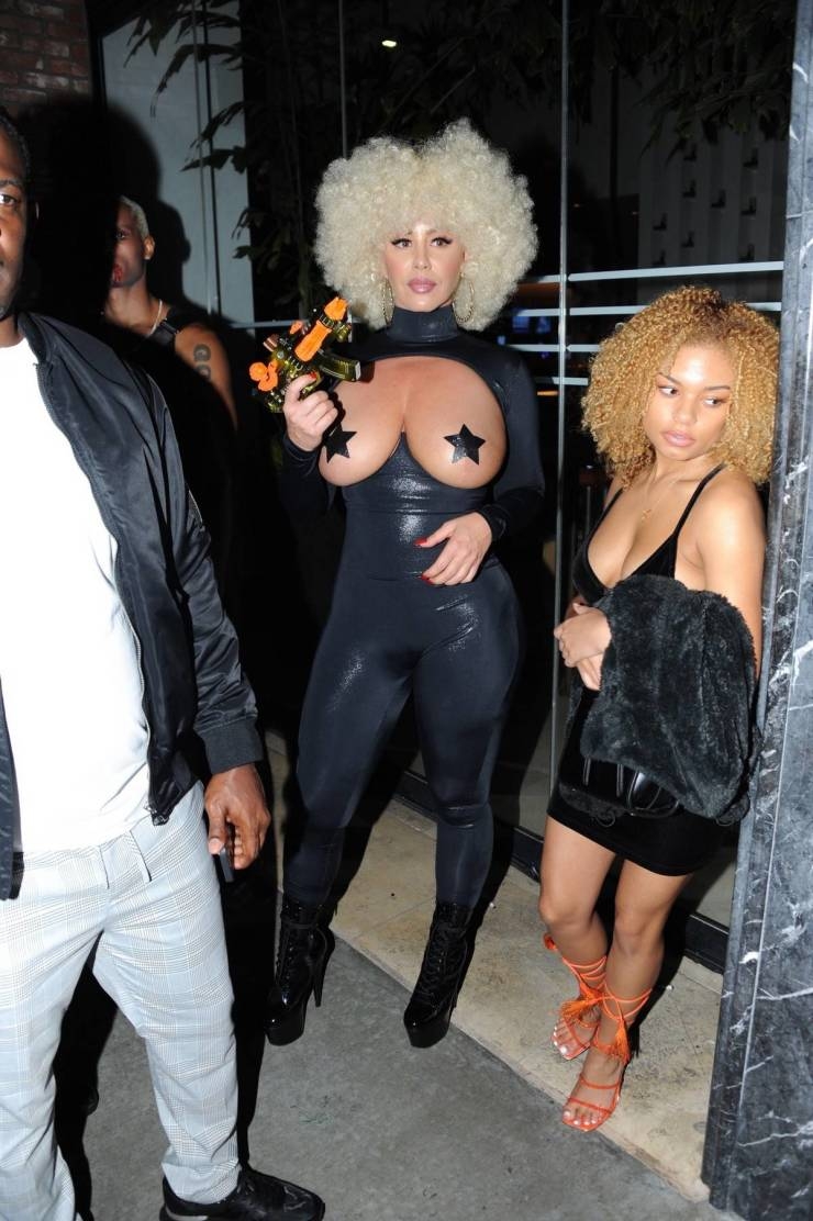 amberrosesexyoutfit_029