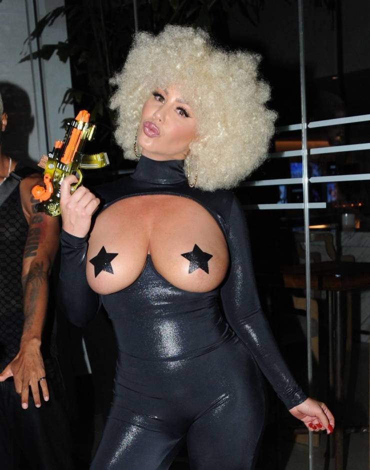 amberrosesexyoutfit_030