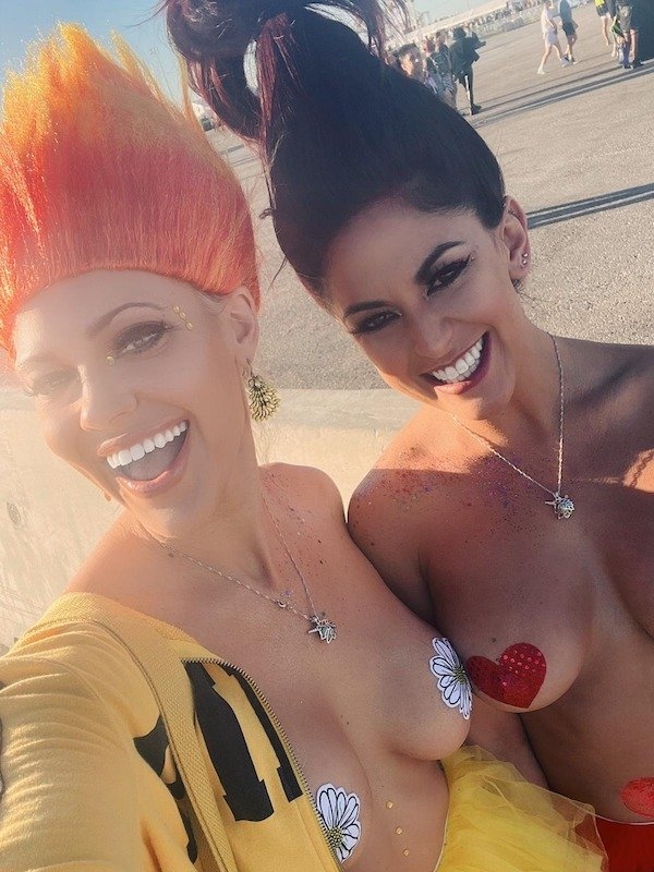 braless24_017