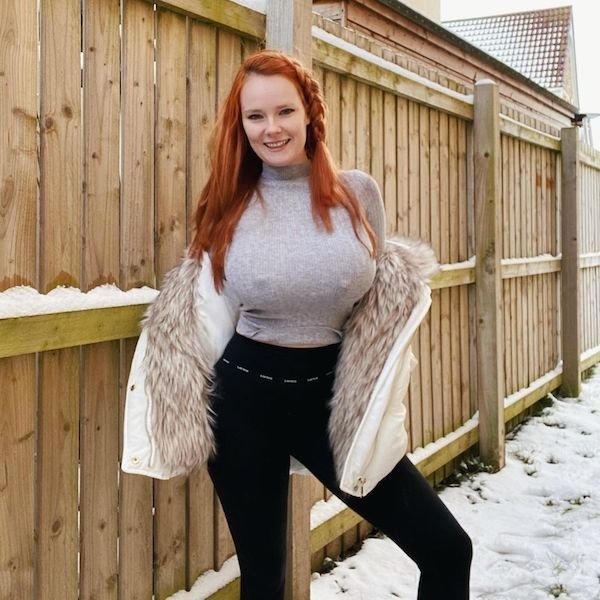 braless25_011