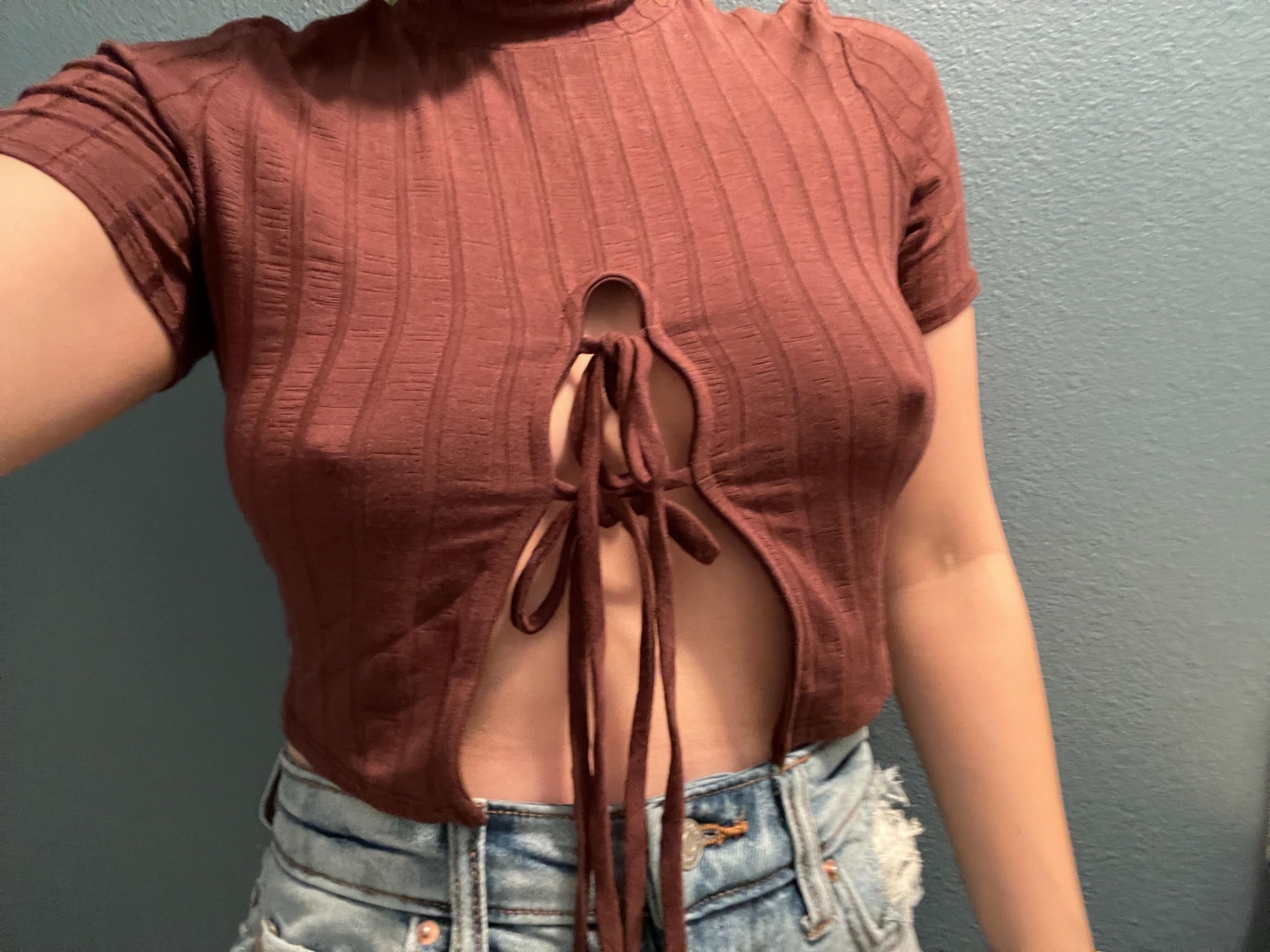 braless25_076