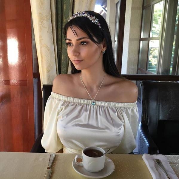 braless26_017