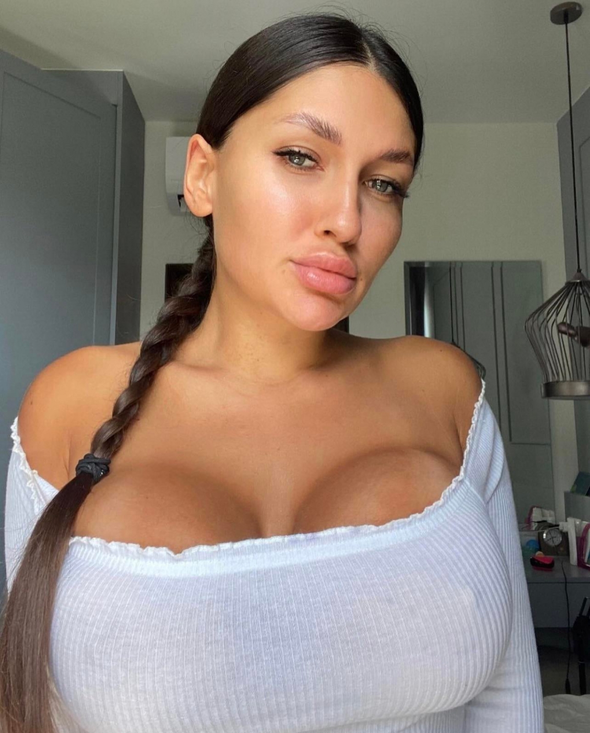 busty52_070