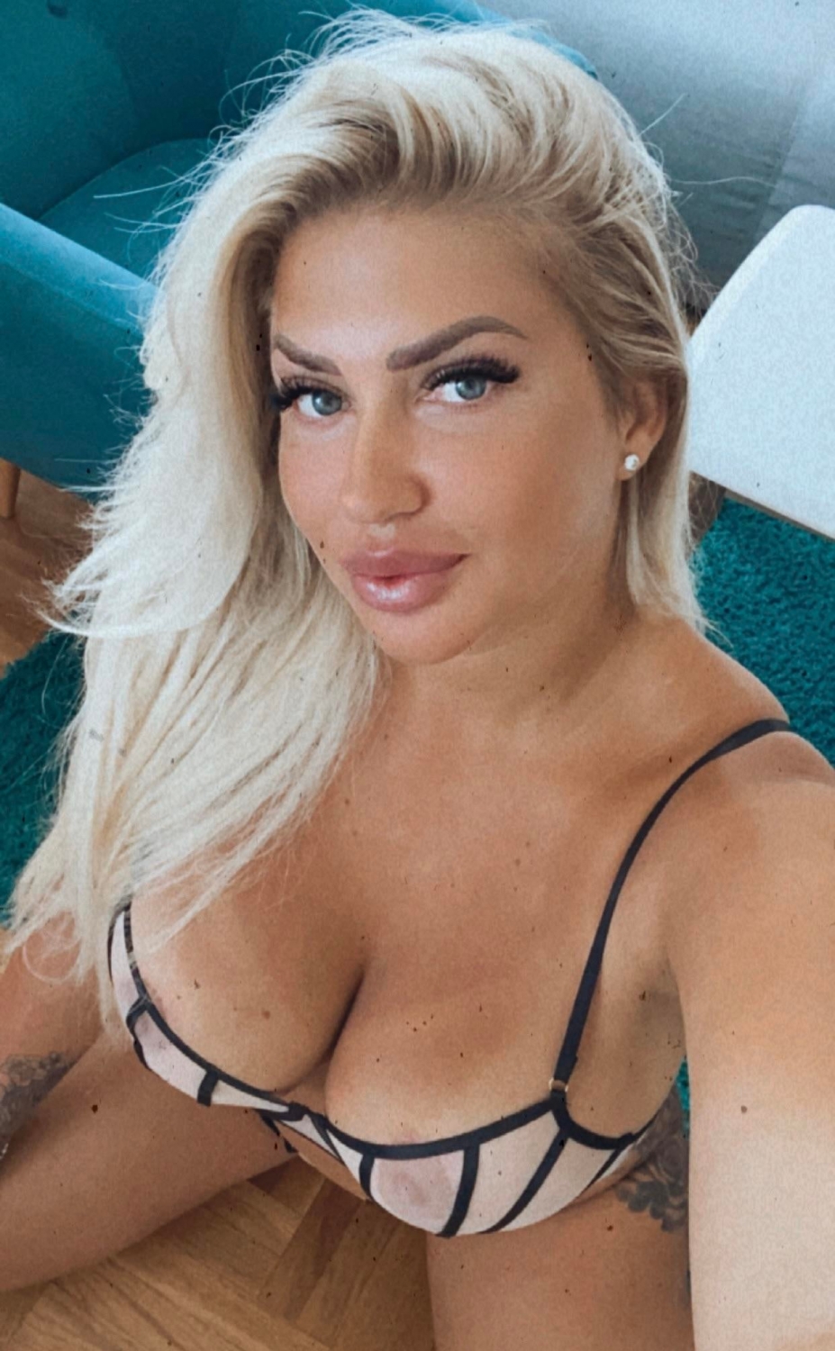 busty53_057