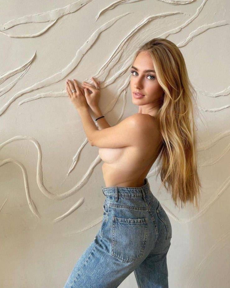 braless27_070