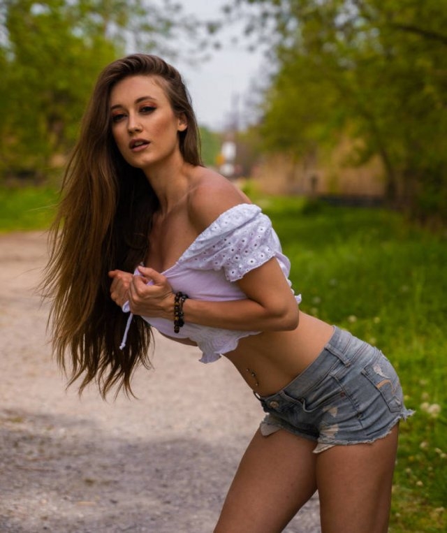 brunettes_019
