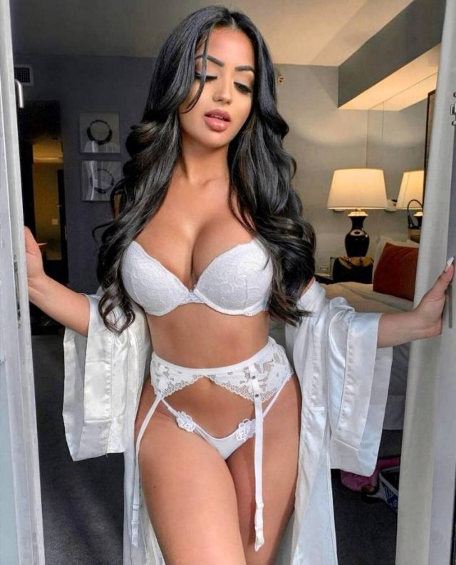 brunettes_030