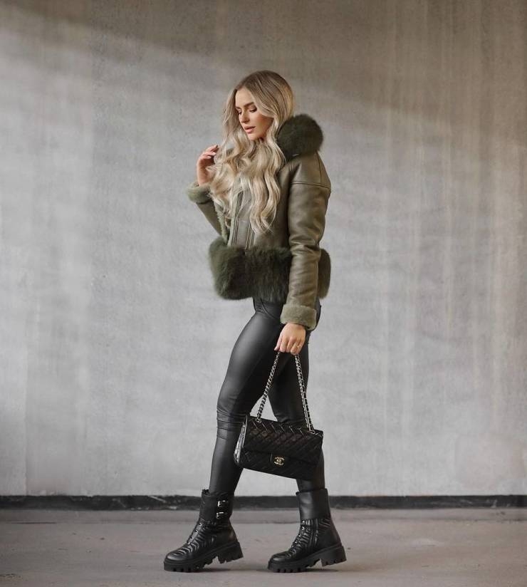 girlsinlatexleather10_023