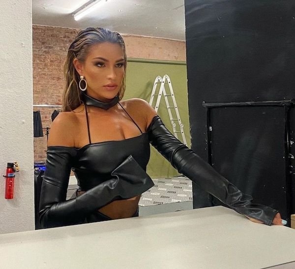 girlsinlatexleather9_052