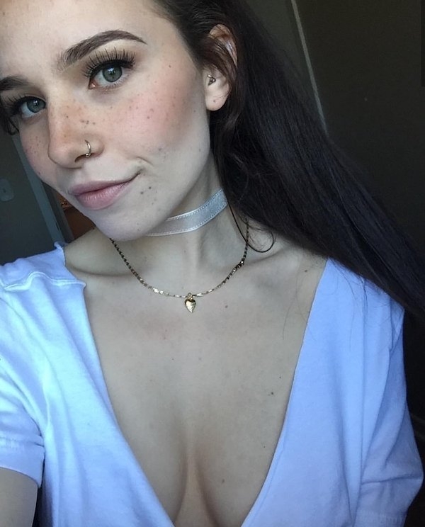 girlswithchokers_005