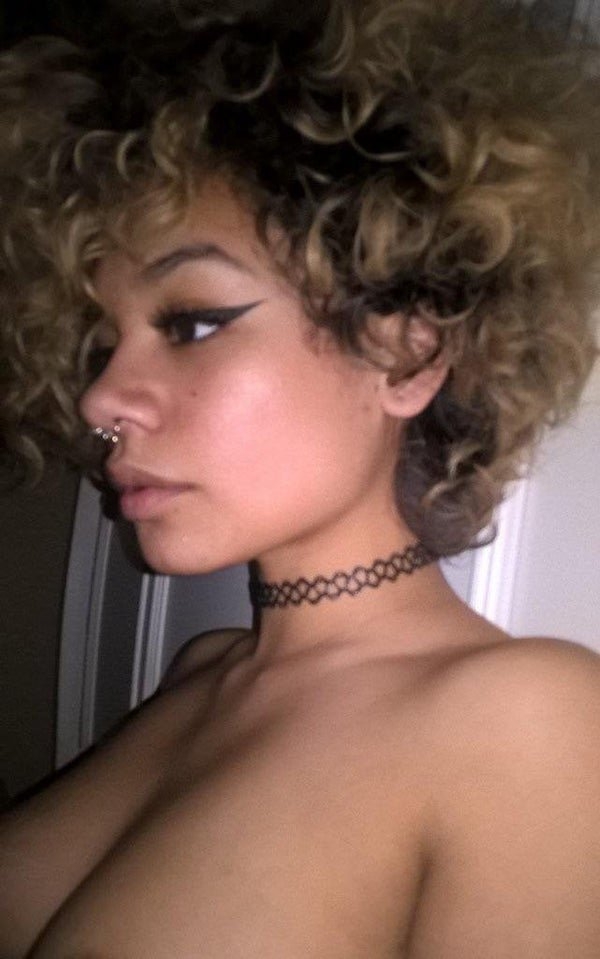 girlswithchokers_016