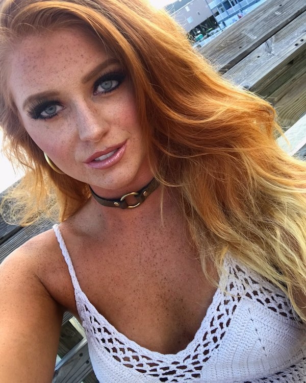 girlswithchokers_023
