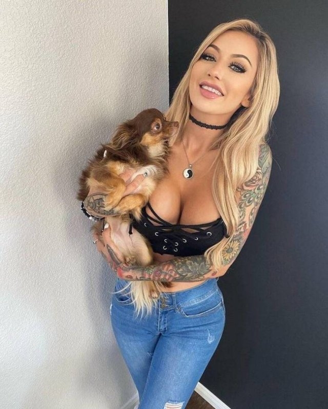 tattoogirls17_008