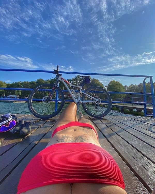 girlsonbicycles2_039