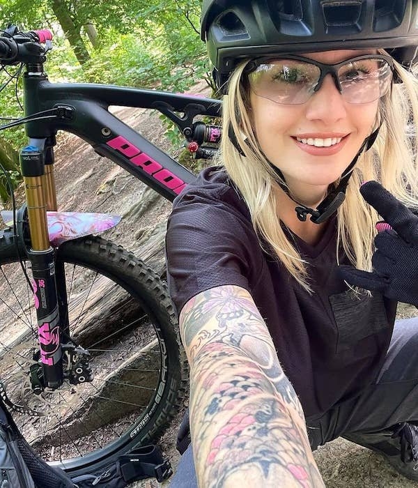 girlsonbicycles2_042