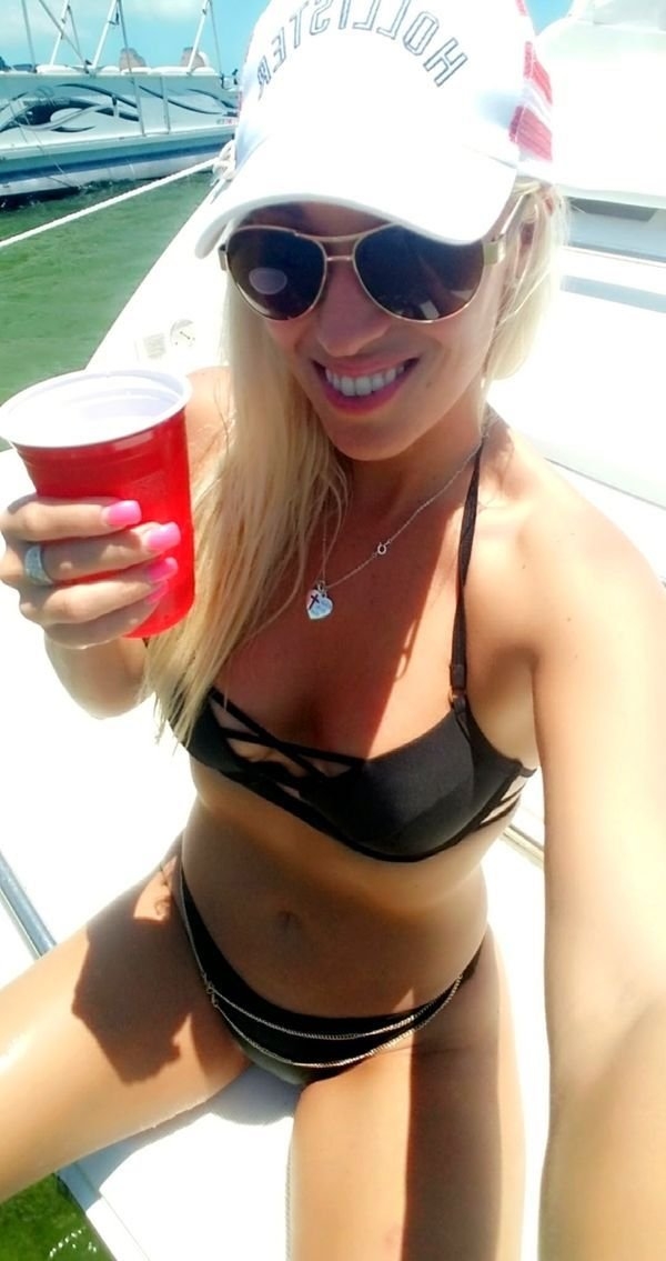 girlsonboats_028