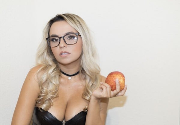 girlswithglasses3_036