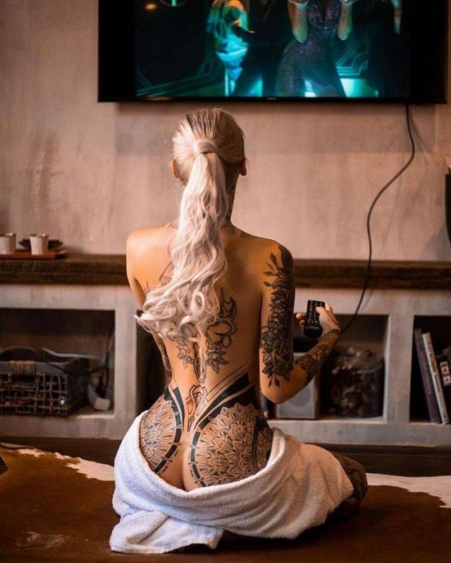 tattoogirls10_037