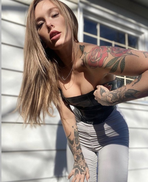 tattoogirls10_048