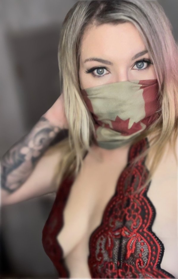 braless29_073