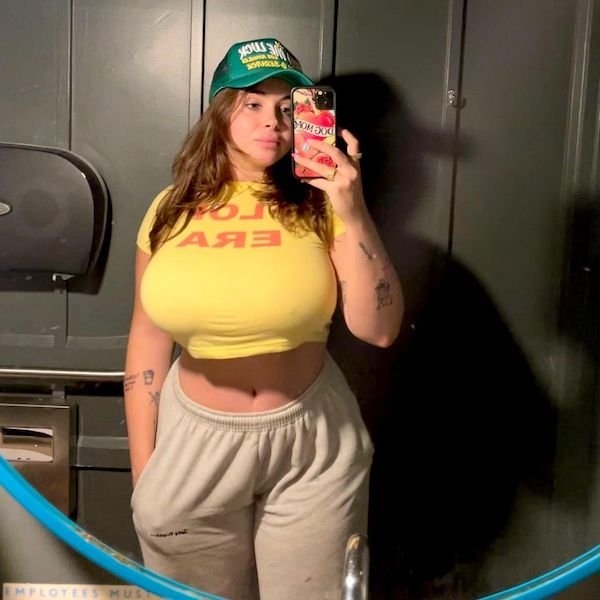 busty70_061