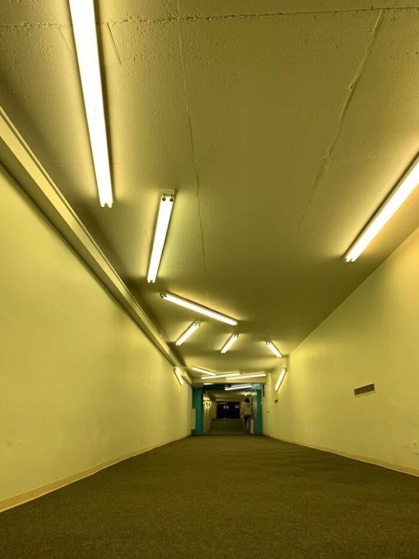 creepyhallways_004