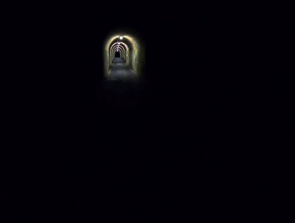 creepyhallways_007