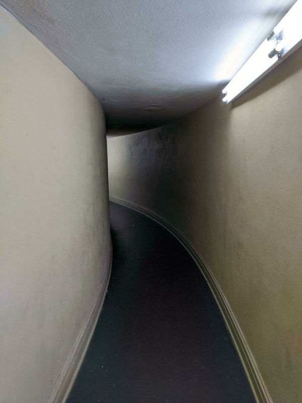 creepyhallways_008
