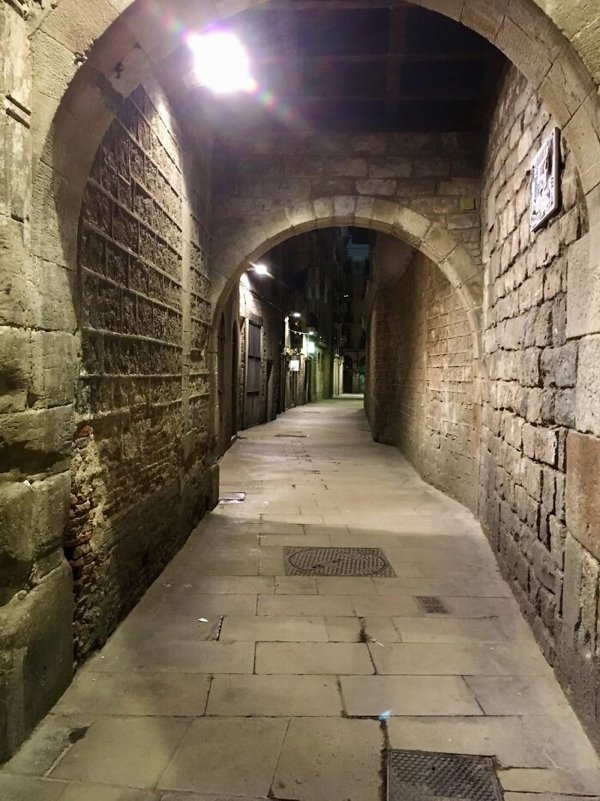 creepyhallways_013
