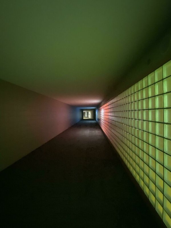 creepyhallways_020