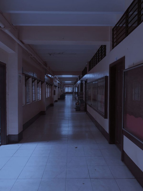 creepyhallways_025