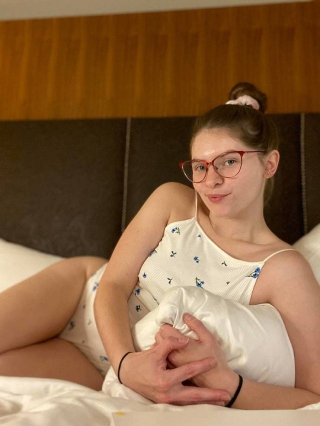 girlswithglasses7_025