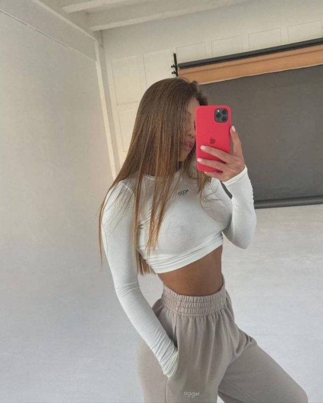braless31_075