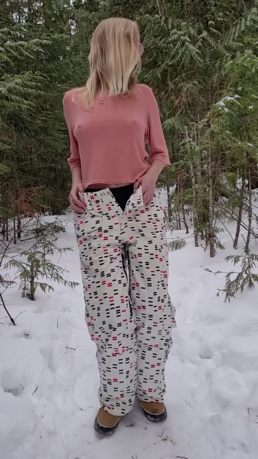 braless32_036