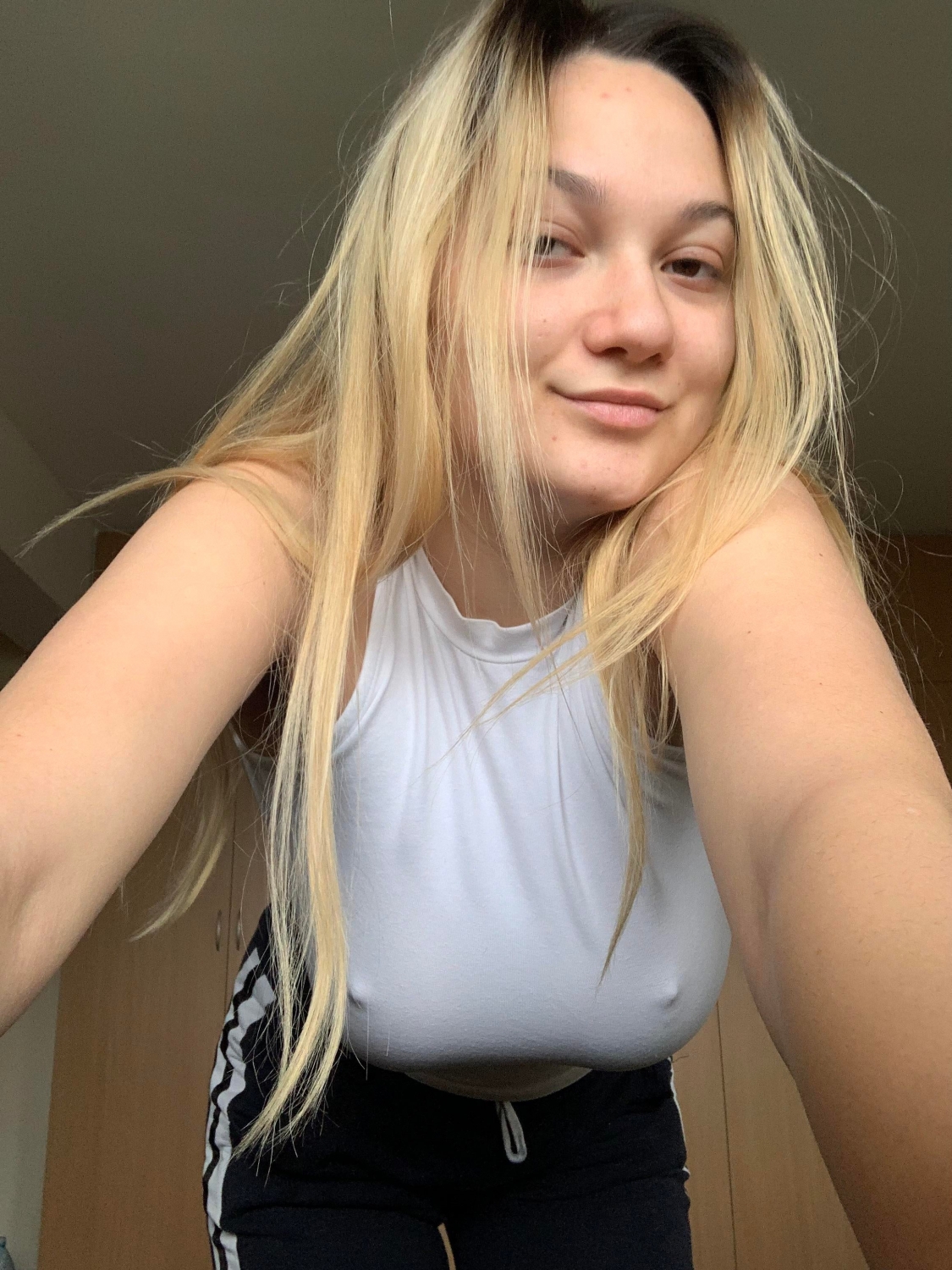 braless32_046