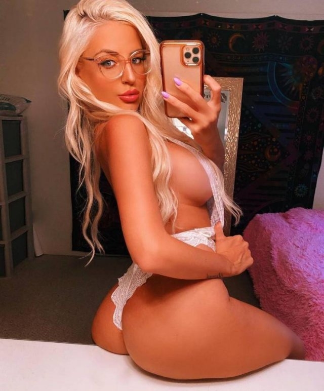 girlswithglasses8_034